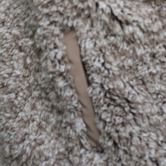 Coffee Shop Beige Reversible Teddy Fleece & Quilted Hooded Full Zip Vest SMALL - Picture 3 of 10